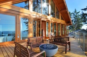 Beautiful log home deck
