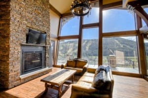 living-room-with-mountain-view