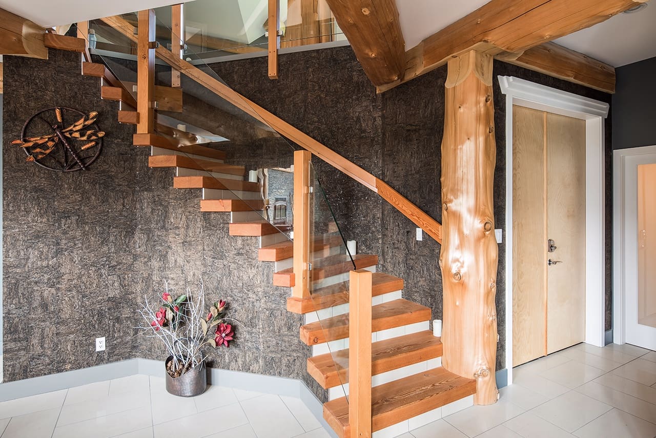 wood-staircase-in-timber-and-log-home