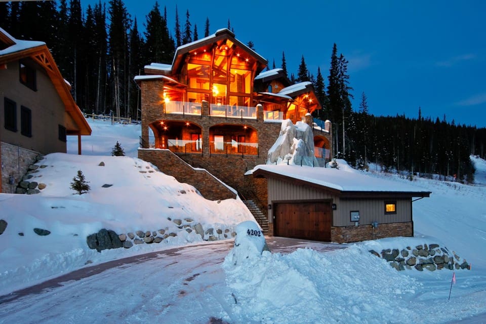 snow-covered-custom-log-home