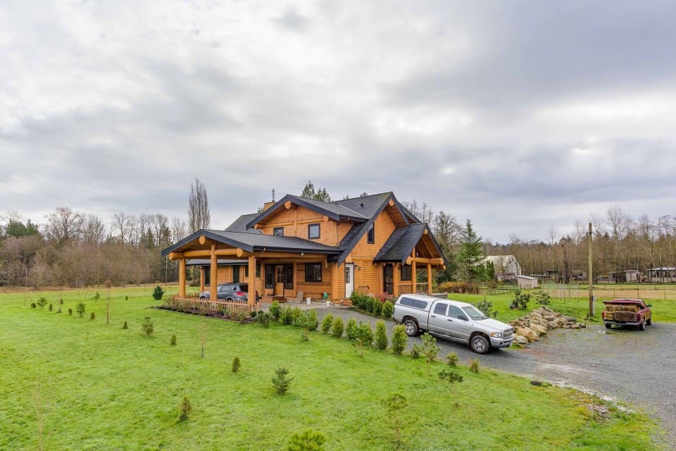 Campbell Valley Post and Beam Log Home 17 - Streamline Design