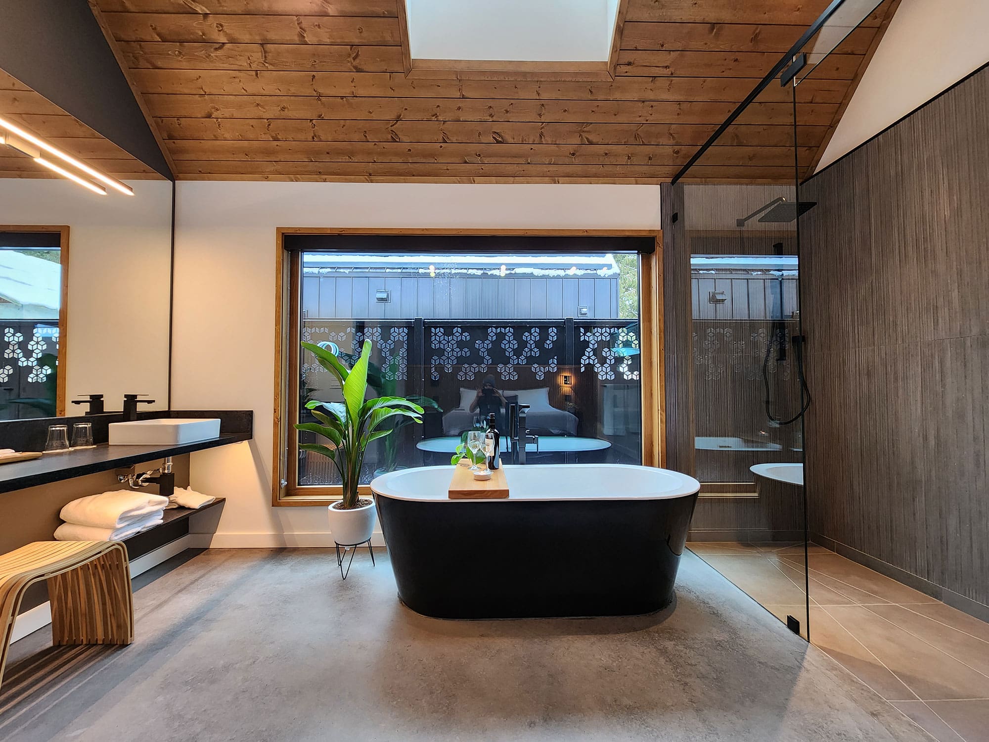 Modern custom cabin home design 612 square feet