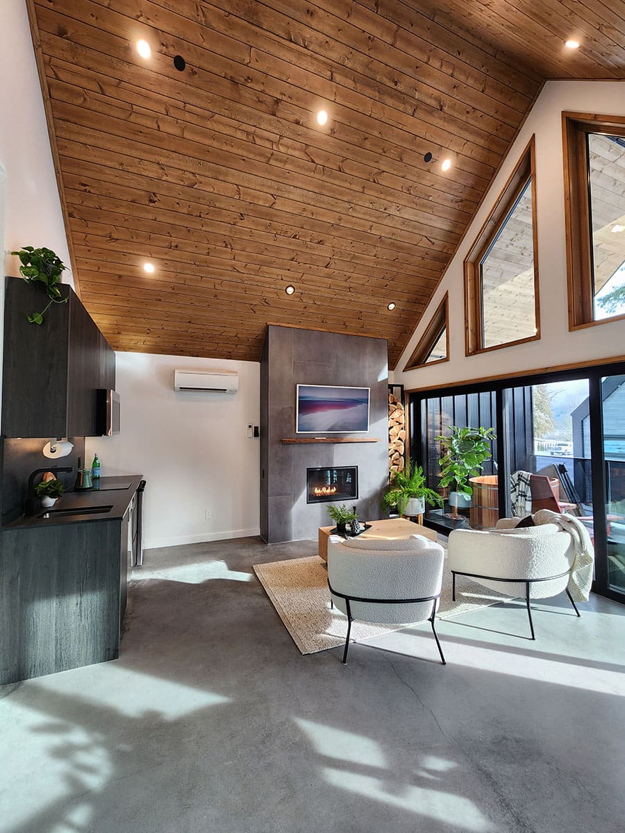 Modern custom cabin home design 612 square feet
